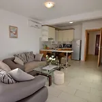 Stella *