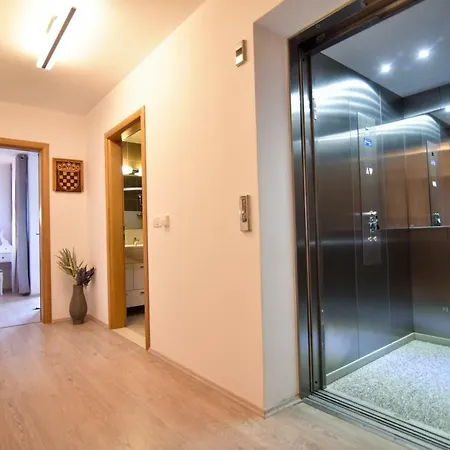 Stella Apartment